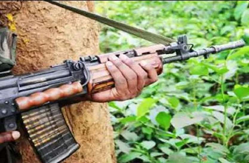 naxal_3.jpg नक्सलियों ने मुखबिरी के शक में की सरपंच पति की बेरहमी से गोली मारकर की हत्या