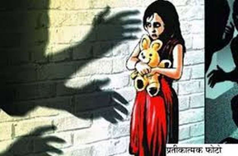 crime_against_women बहला-फुसलाकर मासूम बच्चियाें काे कमरे में ले गया 70 साल का बुजुर्ग और करने लगा गंदी हरकत