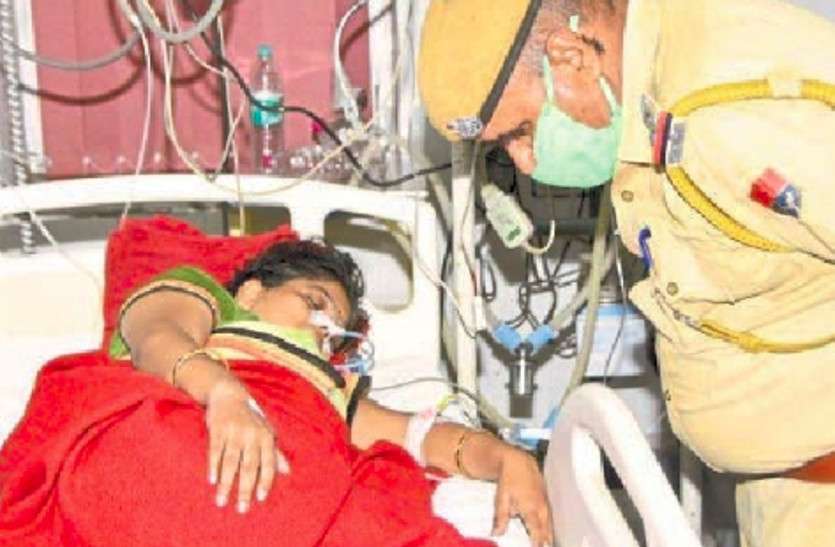 lockdown.jpg लॉकडाउन में नहीं चुका सका किस्त, परिवार ने खाया जहर, पति की मौत, लिया था 12 लाख का कर्ज