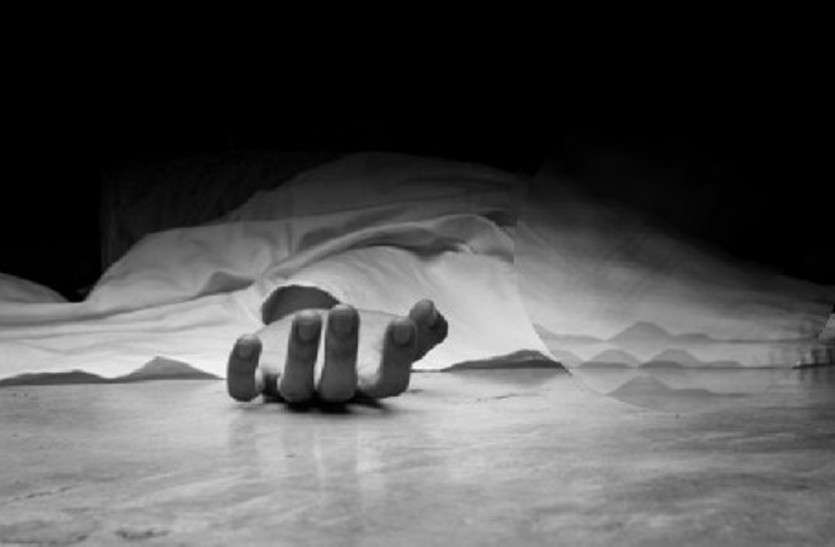 murder_2.jpg ऑनर किलिंग ! बेटी बाेली प्रेमी संग रहूंगी ताे पिता ने कर दी हत्या, श्मशान में जला दिया शव