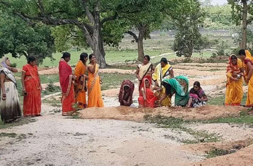 बिहार से झारखंड के गांवों तक पहुंच गया कोरोना का अंधविश्वास बिहार से झारखंड के गांवों तक पहुंच गया कोरोना का अंधविश्वास