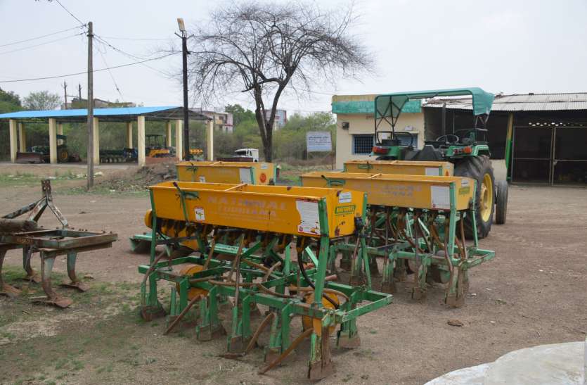 Shortage of seed from rural farmers ग्रामीण किसानों को अनुदान से मिलने वाले बीज की किल्लत