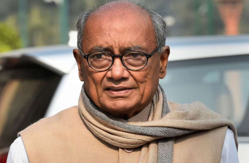 digvijay_singh.jpg उपचुनाव में शब्दबाण: पूर्व मुख्यमंत्री को बताया 'देश का सबसे बड़ा जयचंद'