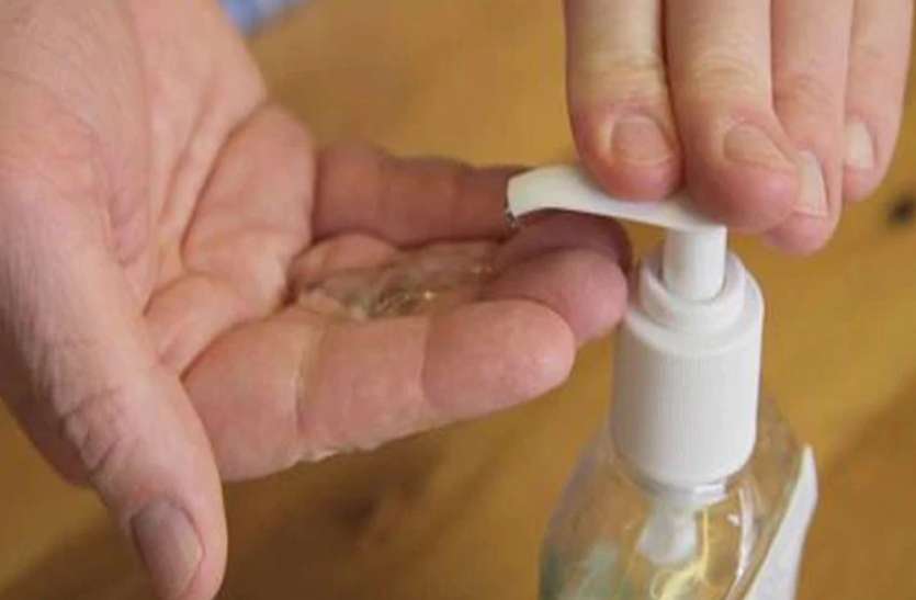 sanitizer usage दारुल इफ्ता के मुफ्ती ने कहा, अल्कोहॉल वाले सैनिटाइजर से मस्जिद हो जाएगी नापाक, न करें इस्तेमाल
