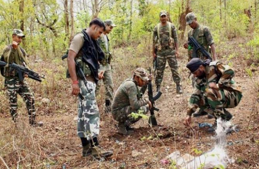 बड़ा नक्सली हमला नाकाम, सुरक्षाबलों के जवान थे निशाना, IED बरामद बड़ा नक्सली हमला नाकाम, सुरक्षाबलों के जवान थे निशाना, IED बरामद