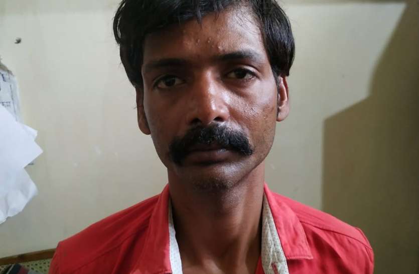 Katta hoist was spreading panic, fleeing after seeing police arrested कट्टा लहरा फैला रहा था दहशत, पुलिस को देख भागते कर दी हवाई फायर हुआ गिरफ्तार