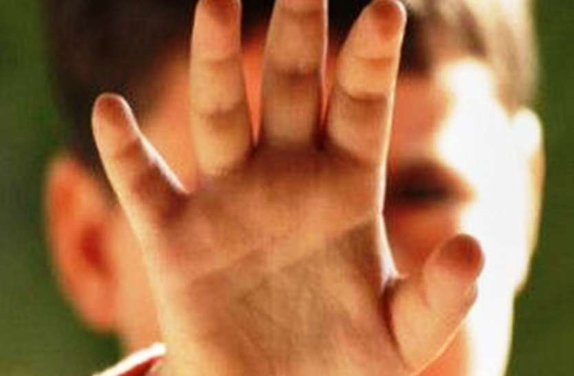 rape यूपी: मानसिक रूप से कमजोर युवक के साथ कुकर्म, वीडियो बनाकर कर दी वायरल