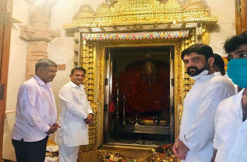 Gujarat congress: सौराष्ट्र के विधायक पहुंचे अबडासा ....!! Gujarat congress: सौराष्ट्र के विधायक पहुंचे अबडासा ....!!
