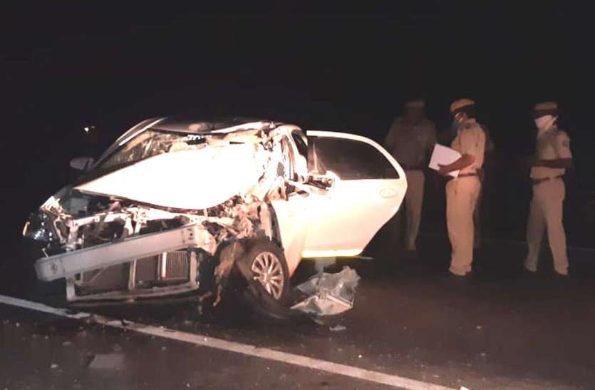 Accident: खड़ी ट्रैक्टर ट्रोली में घुसी कार, महिला सहित चार घायल Accident: खड़ी ट्रैक्टर ट्रोली में घुसी कार, महिला सहित चार घायल