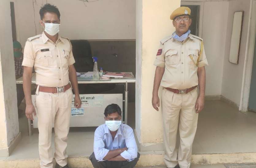 बड़ी मात्रा में मादक पदार्थ किया बरामद, एसपी ने की टीम को नकद पुरस्कार देने की घोषणा बड़ी मात्रा में मादक पदार्थ किया बरामद, एसपी ने की टीम को नकद पुरस्कार देने की घोषणा