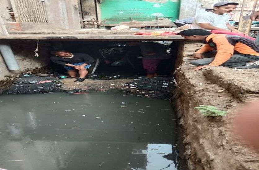 Nagar Nigam : कोरोना योद्धाओं के स्वास्थ्य से खिलवाड़ Nagar Nigam : कोरोना योद्धाओं के स्वास्थ्य से खिलवाड़