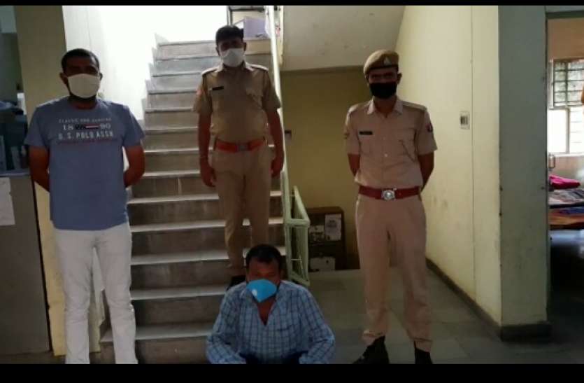 romio.jpeg फर्राटेदार इंग्लिश बोलना आया तो दसवीं पास युवक बना फर्जी अधिकारी,एक दर्जन से अधिक महिलाओं को फंसा की ठगी