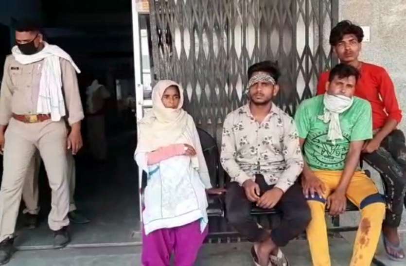 shamli.jpg सपना चाैधरी का गाना बजाने काे लेकर यूपी के शामली में भिड़े दाे परिवार, जमकर पत्थरबाजी