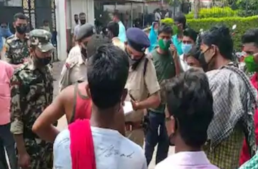 नेपाल पुलिस के चंगुल से छूटा बुजुर्ग, पड़ोसी के घिनौने चेहरे का किया पर्दाफाश, बताई आप बीती