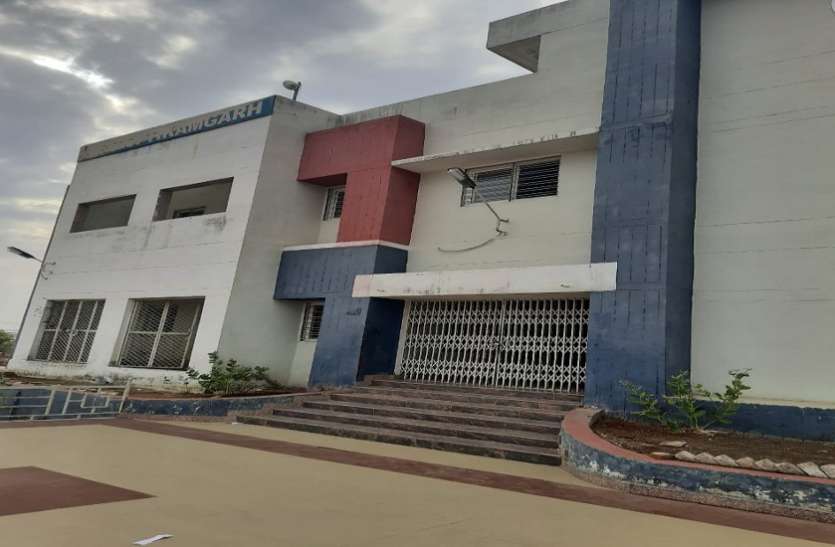 Light of RTO office आरटीओ की बत्ती गुल, दो दिन से नहीं हो रहा काम