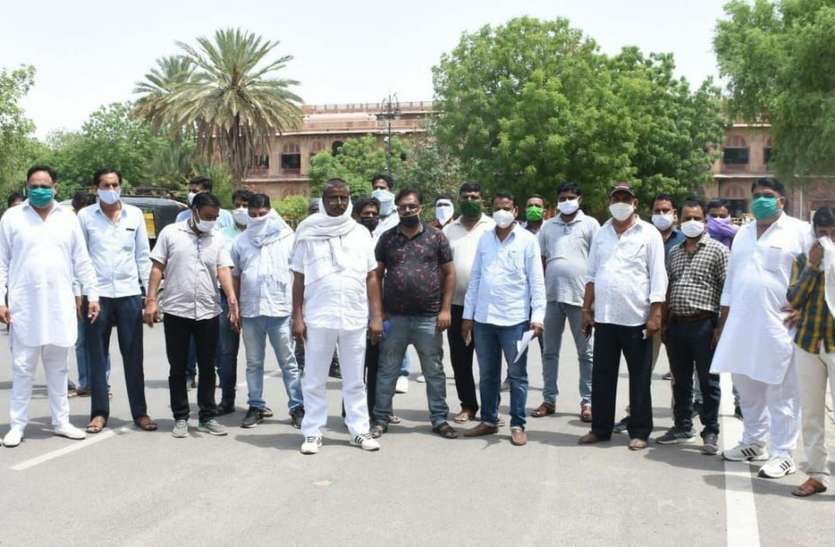 शराब ठेके में लूट करने वाले नहीं लगे पुलिस के हाथ शराब ठेके में लूट करने वाले नहीं लगे पुलिस के हाथ