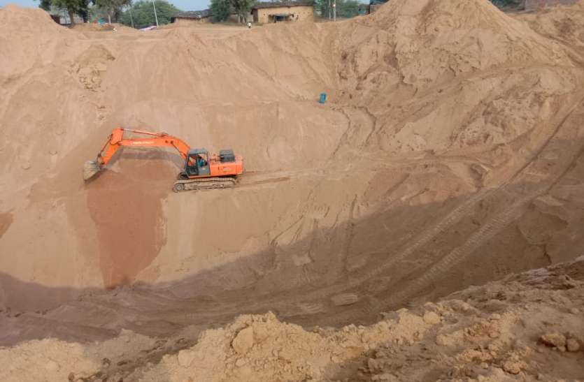 illegal sand mining खनिज के अवैध परिवहन भंडारण पर कार्रवाई में सरकार के निर्देश भी बेअसर