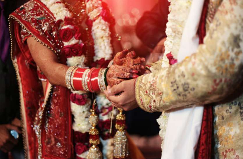 लव मैरिज करने वालों को मिल रही थी धमकी, अब Coronavirus ने ढ़ाया कहर, दुल्हन आईं पॉजिटिव