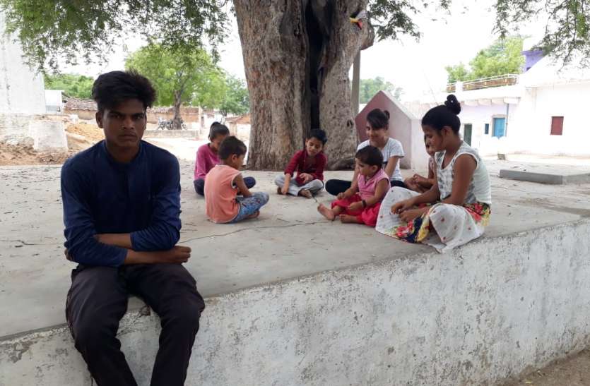 Talking to students with five-five parents about social medi डिजीलेप एप शहर तक सीमित, ग्रामीण क्षेत्रों में नहीं है असर, कैसे होगी घर बैठकर बच्चों की पढ़ाई