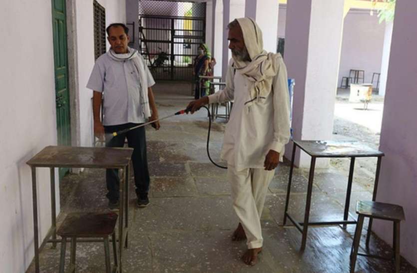 बोर्ड परीक्षा 18 जून से, केन्द्रों को किया सेनेटाइज बोर्ड परीक्षा 18 जून से, केन्द्रों को किया सेनेटाइज