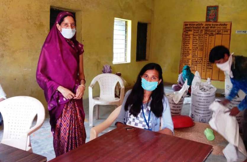 04-_uchit_muly_dukan_narsinghpur.jpg मास्क न लगाने और दूरी न बनाने पर वसूला 5 लाख से ज्यादा का जुर्माना