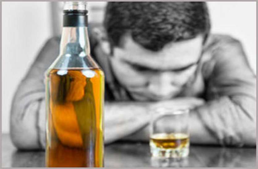 शराब के लिए पैसे नहीं दिए तो बेटे ने कर दी पिता की हत्या, इधर कैंसर पीडि़त युवक ने की आत्महत्या शराब के लिए पैसे नहीं दिए तो बेटे ने कर दी पिता की हत्या, इधर कैंसर पीडि़त युवक ने की आत्महत्या