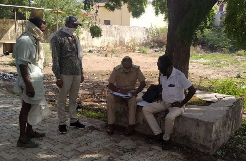 ट्रैक्टर की चपेट में आने से युवक की मौत ट्रैक्टर की चपेट में आने से युवक की मौत