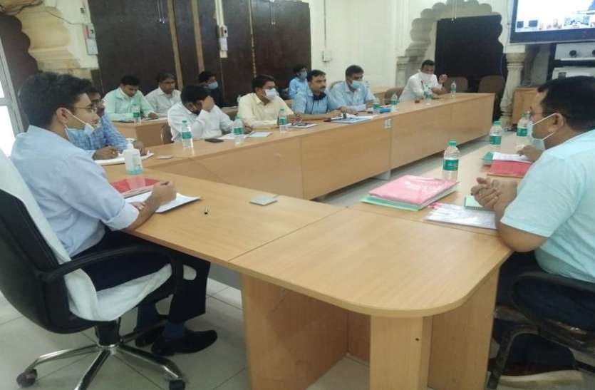 खांसी, बुखार व जुकाम लक्षण वालों के सेंपल लेने के निर्देश खांसी, बुखार व जुकाम लक्षण वालों के सेंपल लेने के निर्देश