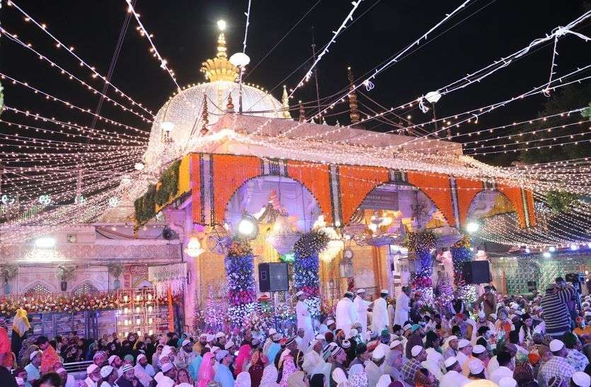 Ajmer News : दरगाह में चढऩे वाले गुलाब के फूलों से बन सकती है खाद Ajmer News : दरगाह में चढऩे वाले गुलाब के फूलों से बन सकती है खाद