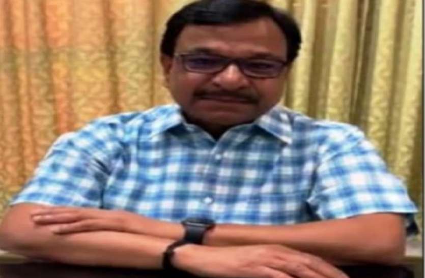 डीएम ने किया सख्त रुख अख्तियार, बोले ऐसे संचालकों के खिलाफ जांच कर कड़ी कार्रवाई करें, दिए निर्देश डीएम ने किया सख्त रुख अख्तियार, बोले ऐसे संचालकों के खिलाफ जांच कर कड़ी कार्रवाई करें, दिए निर्देश