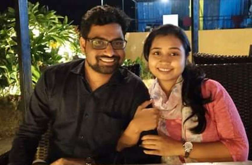 कोरोना योद्धा... नवविवाहिता पत्नी को गांव छोड़ लगे कोरोना मरीजों की सेवा में कोरोना योद्धा... नवविवाहिता पत्नी को गांव छोड़ लगे कोरोना मरीजों की सेवा में