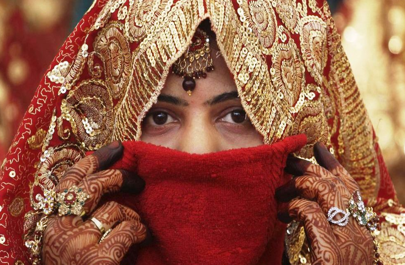 पहले कुंवारी बताकर की शादी, फिर पैसे लेकर भागने लगी तीन बच्चों की मां, यूं खुली पोल पहले कुंवारी बताकर की शादी, फिर पैसे लेकर भागने लगी तीन बच्चों की मां, यूं खुली पोल