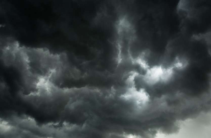 Weather Alert Monsoon Alert : मानूसनी बादलों ने दिखाई बारिश की झलक, अब शहर में होगी झमाझम बारिश