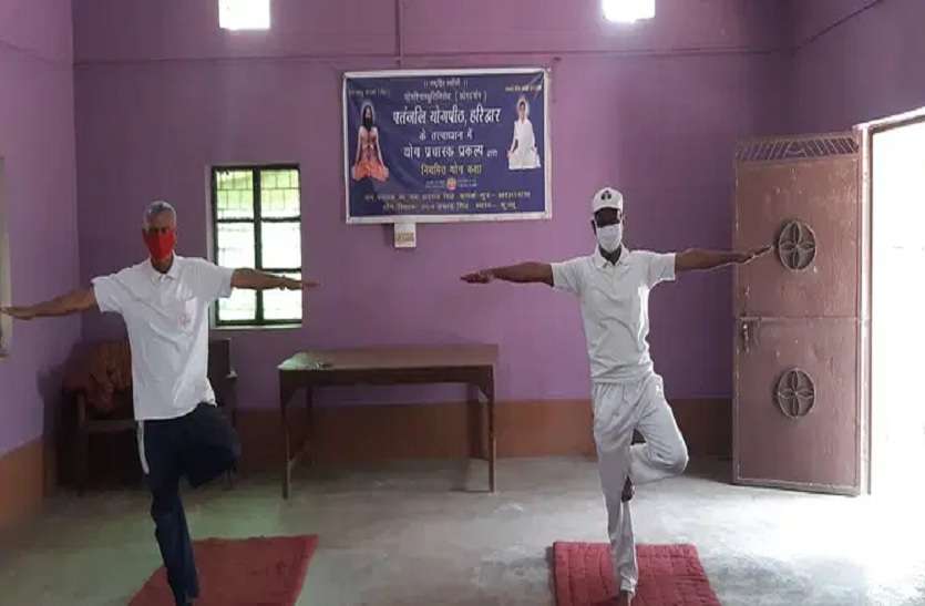 यहां योग विद्या लौट रही है सैकड़ों साल पुरानी जड़ों की तरफ यहां योग विद्या लौट रही है सैकड़ों साल पुरानी जड़ों की तरफ