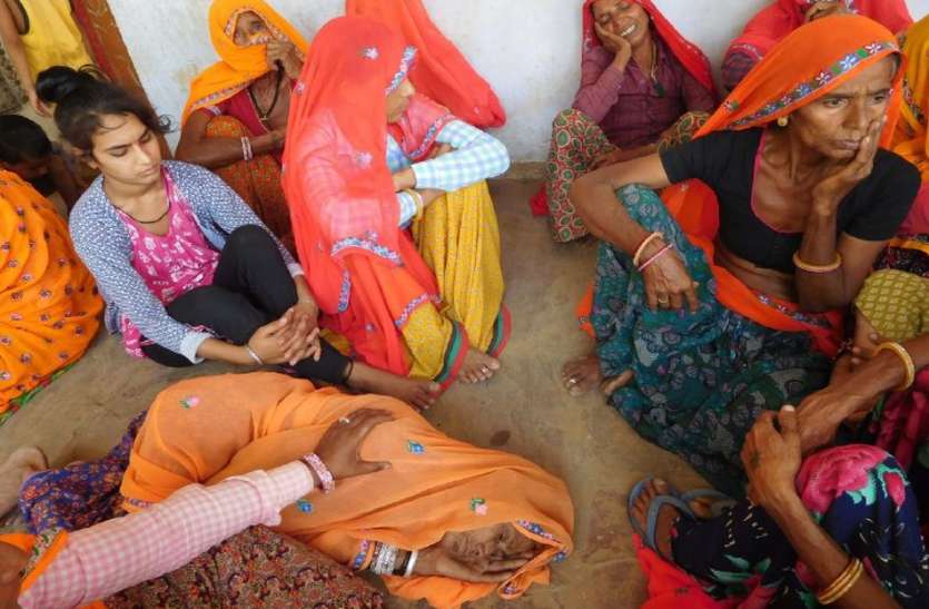 दौसा : फंदे से झूल देवर-भाभी ने की आत्महत्या दौसा : फंदे से झूल देवर-भाभी ने की आत्महत्या