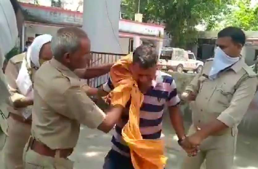 रायबरेली के एसपी कार्यालय के सामने युवक ने केरोसीन डाल कर आत्मदाह का किया प्रयास,न्याय के लिए लगा रहा था गुहार रायबरेली के एसपी कार्यालय के सामने युवक ने केरोसीन डाल कर आत्मदाह का किया प्रयास,न्याय के लिए लगा रहा था गुहार