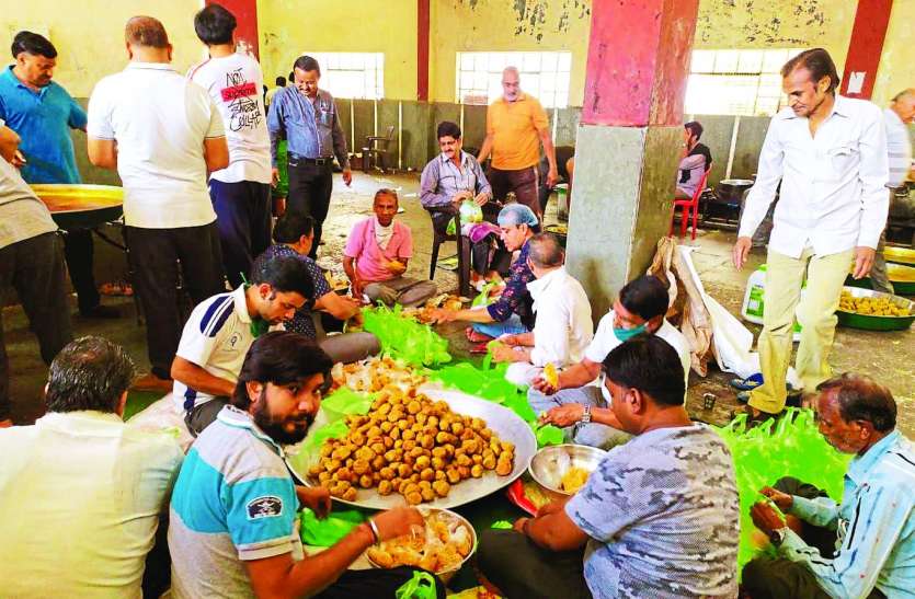 नाम जैन हेल्पलाइन, सर्वहारा वर्ग को जोड़ा नाम जैन हेल्पलाइन, सर्वहारा वर्ग को जोड़ा