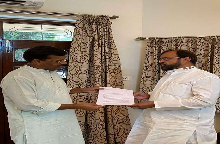sayam1.jpg भाजपा प्रदेश अध्यक्ष के खिलाफ विशेषाधिकार हनन का प्रस्ताव