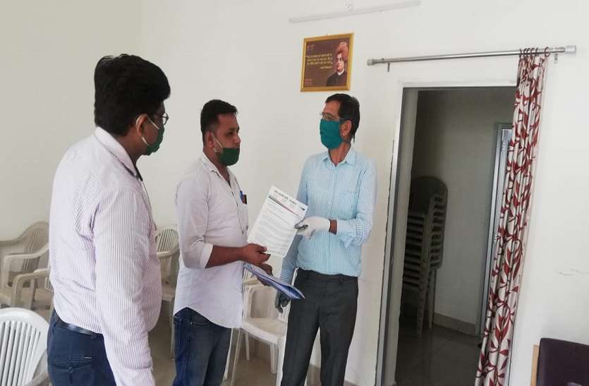 स्कूल फीस माफी की मांग को लेकर अभिभावकों के समर्थन में उतरी'आप' स्कूल फीस माफी की मांग को लेकर अभिभावकों के समर्थन में उतरी'आप'