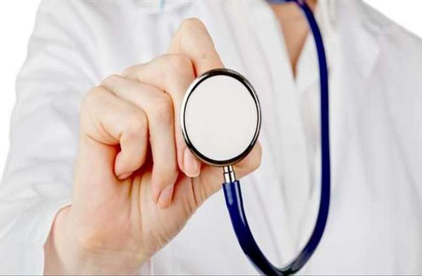कोरोना पॉजिटिव बोला- मैं तो घर से नहीं निकला सिर्फ गया था डॉक्टर से इलाज कराने कोरोना पॉजिटिव बोला- मैं तो घर से नहीं निकला सिर्फ गया था डॉक्टर से इलाज कराने