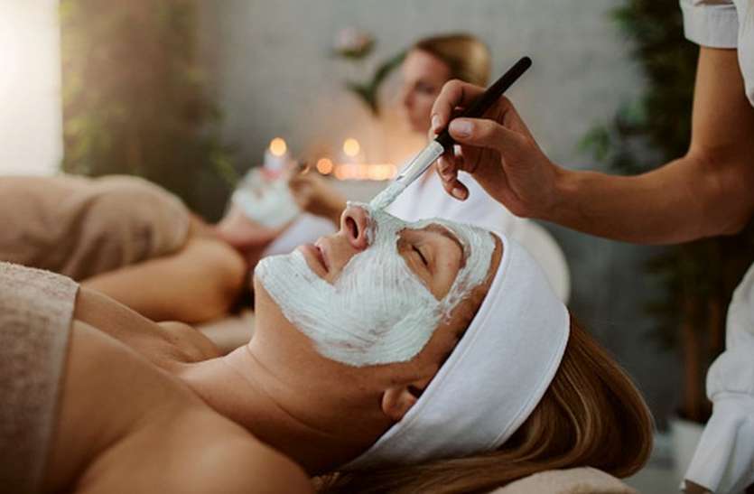 SKIN CARE SKIN CARE : बारिश में इन घरेलू उपायों से चेहरे की रंगत संवारे