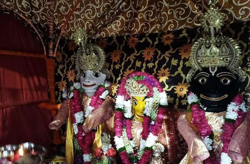 कोरोना ने तोड़ दी तीन सौ साल पुरानी परंपरा नहीं निकली भगवान जगन्नाथ की रथ यात्रा कोरोना ने तोड़ दी तीन सौ साल पुरानी परंपरा नहीं निकली भगवान जगन्नाथ की रथ यात्रा