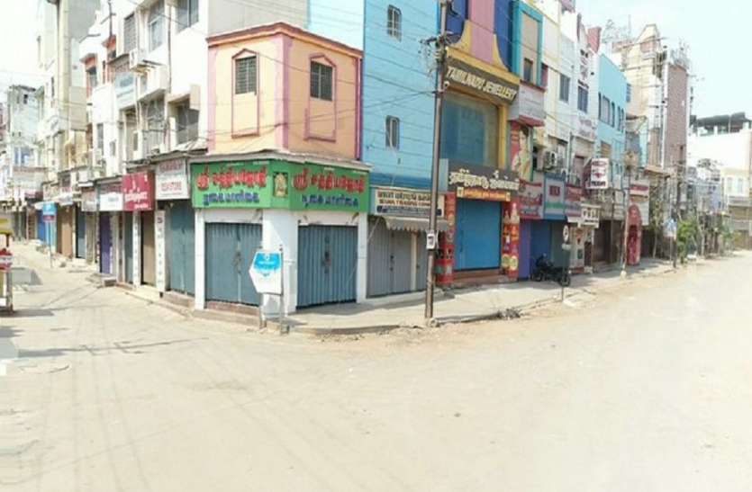 Madurai : Roads wear deserted look in Complete Lockdown सम्पूर्ण लॉकडाउन में थमा मदुरै, दुकानें बंद, सुनसान रहे बाजार