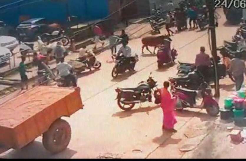 patrika बाइक सवारों ने किया दो युवकों पर हमला, हवा में की फायरिंग