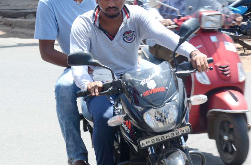 कोरोना का विकराल रूप देखते हुए प्रकाशम् जिले के सम्पूर्ण लॉकडाउन कोरोना का विकराल रूप देखते हुए प्रकाशम् जिले के सम्पूर्ण लॉकडाउन