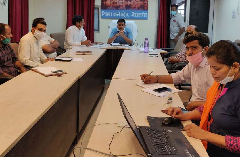जैसलमेर में अब युद्ध स्तर पर होगा प्रवासी श्रमिकों से संबंधित सर्वे कार्य जैसलमेर में अब युद्ध स्तर पर होगा प्रवासी श्रमिकों से संबंधित सर्वे कार्य