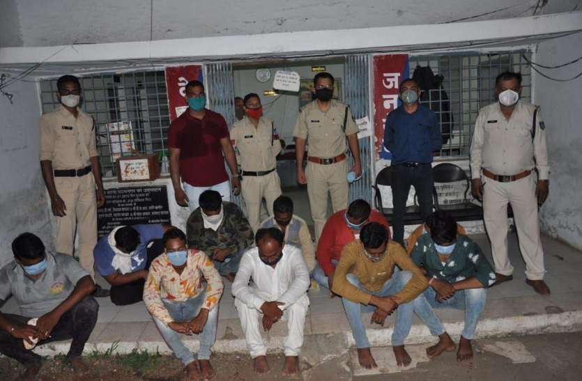नवकार नगर में जुआं खेलते पकड़ाएं जुआरी नवकार नगर में जुआं खेलते पकड़ाएं जुआरी