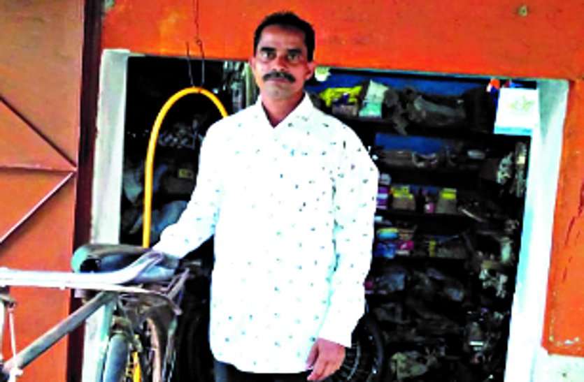 Another 'Anand Kumar' made 'Super-130' with his hard work, the passion of young coaching teacher gave success ... एक और 'आनंद कुमार' ने अपनी मेहनत से 'सुपर-13' को बनाया काबिल, युवा कोचिंग शिक्षक के जुनून ने दिलाई सफलता ...