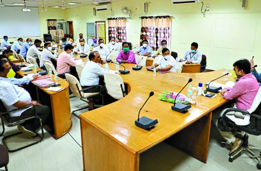 Review meeting: City bus terminal's sought project Review meeting: सिटी बस टर्मिनल का मांगा प्रोजेक्ट, जानकारी न होने पर फटकारा