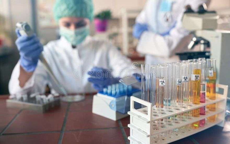 Covid-19 : वैज्ञानिक नहीं भविष्य में रोबोट्स बनाएंगे वायरस का टीका